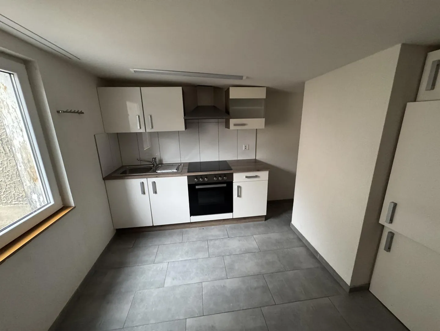 Renovated attic apartment in a central location - Photo 6 of 8