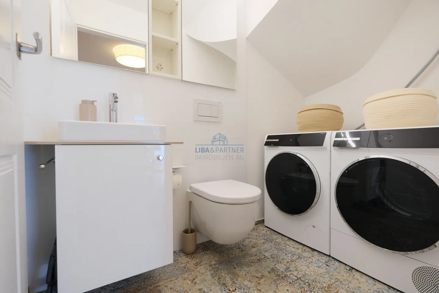 Appartement Attique Exclusif à Gellert - Rénové avec Style & Plein de Charme - Photo 8 sur 13