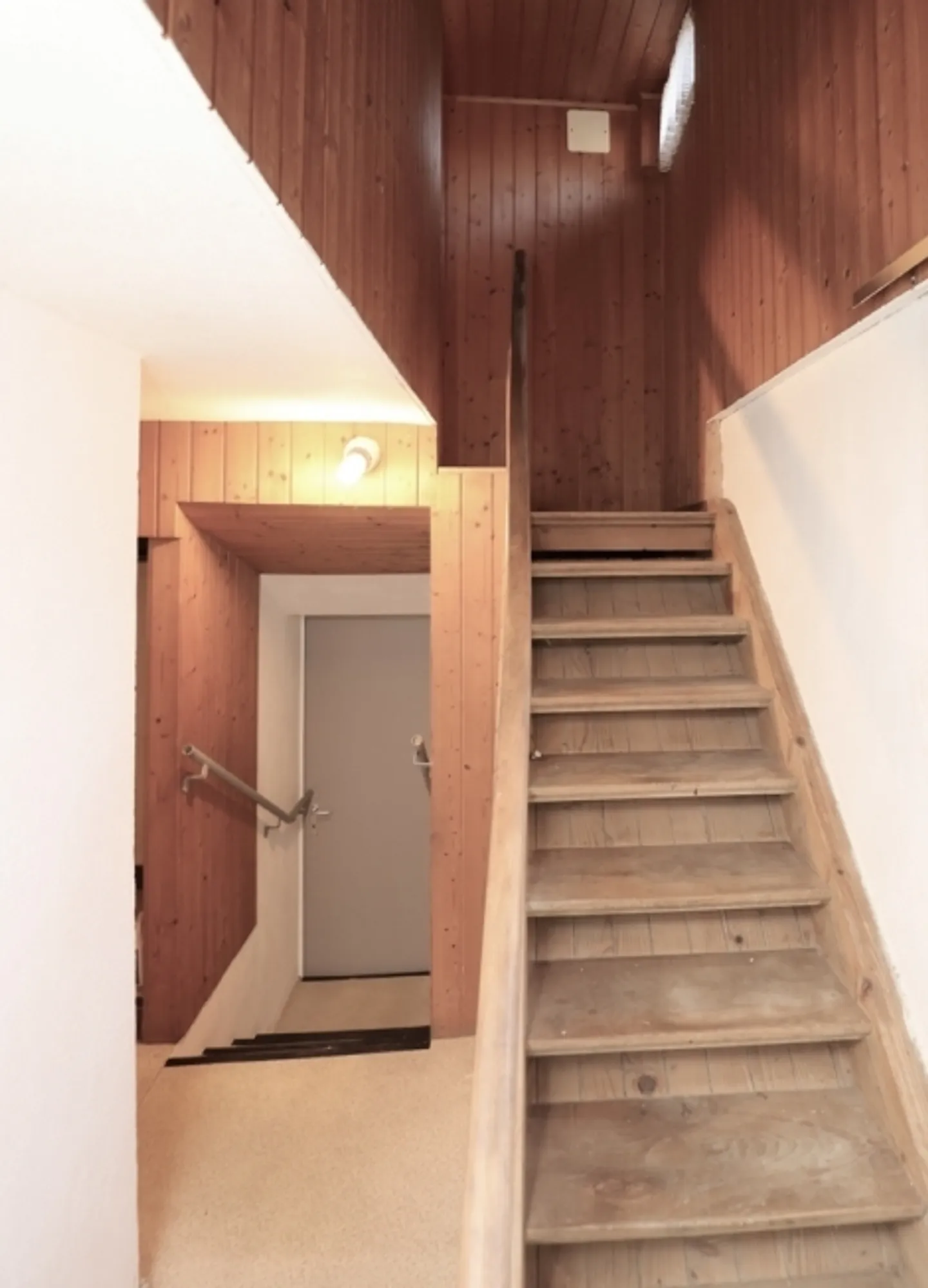 In vendita in campagna una semplice casa familiare da restaurare - Foto 8 di 15