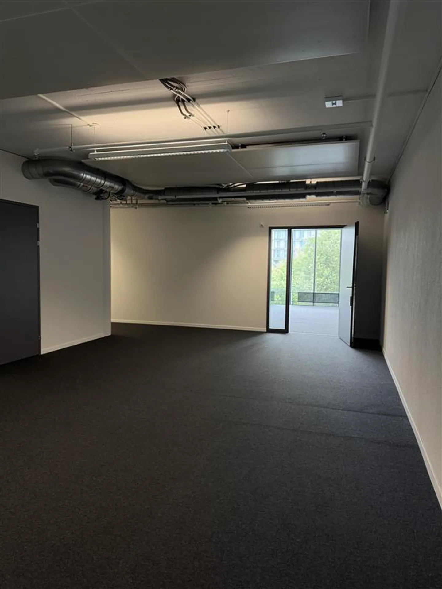 Working with a view - Flexible office spaces from 61 m² to 103 m² in... - Photo 4 of 9