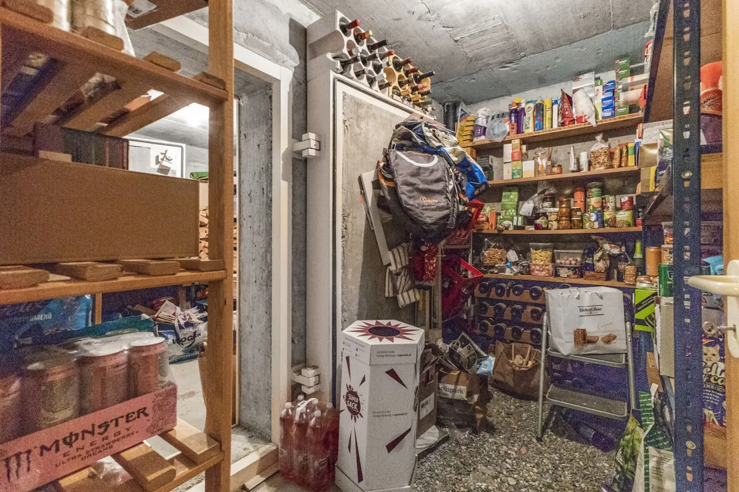 Casa bifamiliare soleggiata con giardino, camino e impianto fotovoltaico a Trübbach - Foto 30 di 36