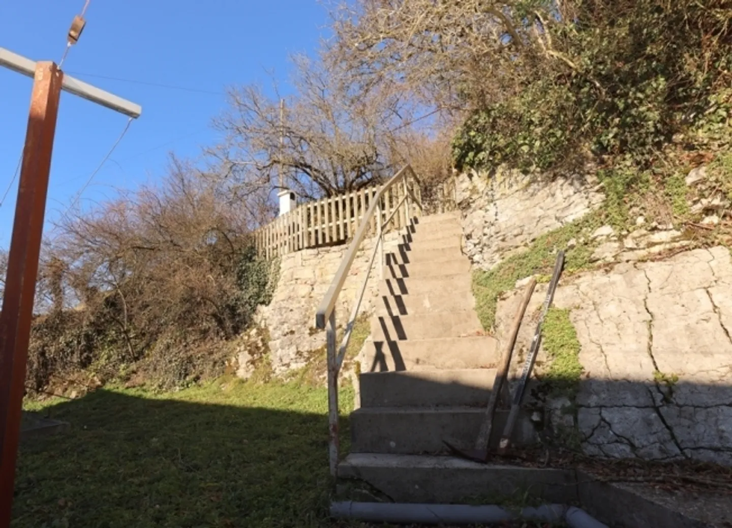 In vendita in campagna una semplice casa familiare da restaurare - Foto 11 di 15