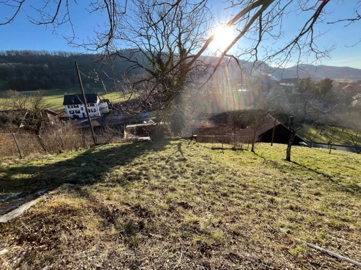 In vendita in campagna una semplice casa familiare da restaurare - Foto 14 di 15