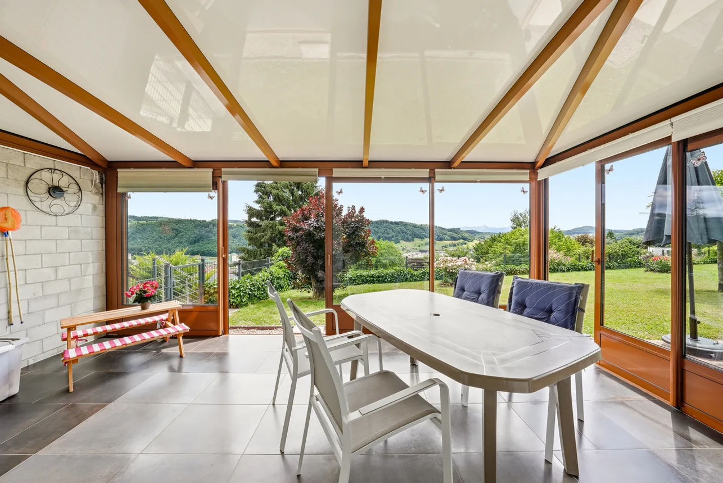 Stupenda villa familiare di 5,5 locali con grande giardino e vista libera - Foto 6 di 32