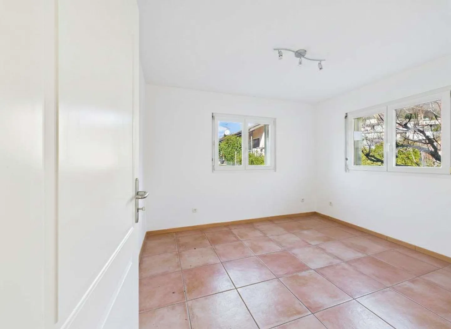 Appartement 4.5 pièces avec jardin à Sonvico - Photo 6 sur 10