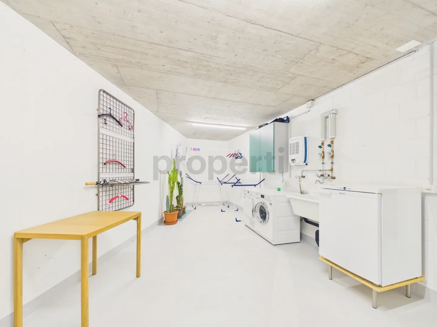 Modernes Apartment in Binningen - Foto 11 von 13