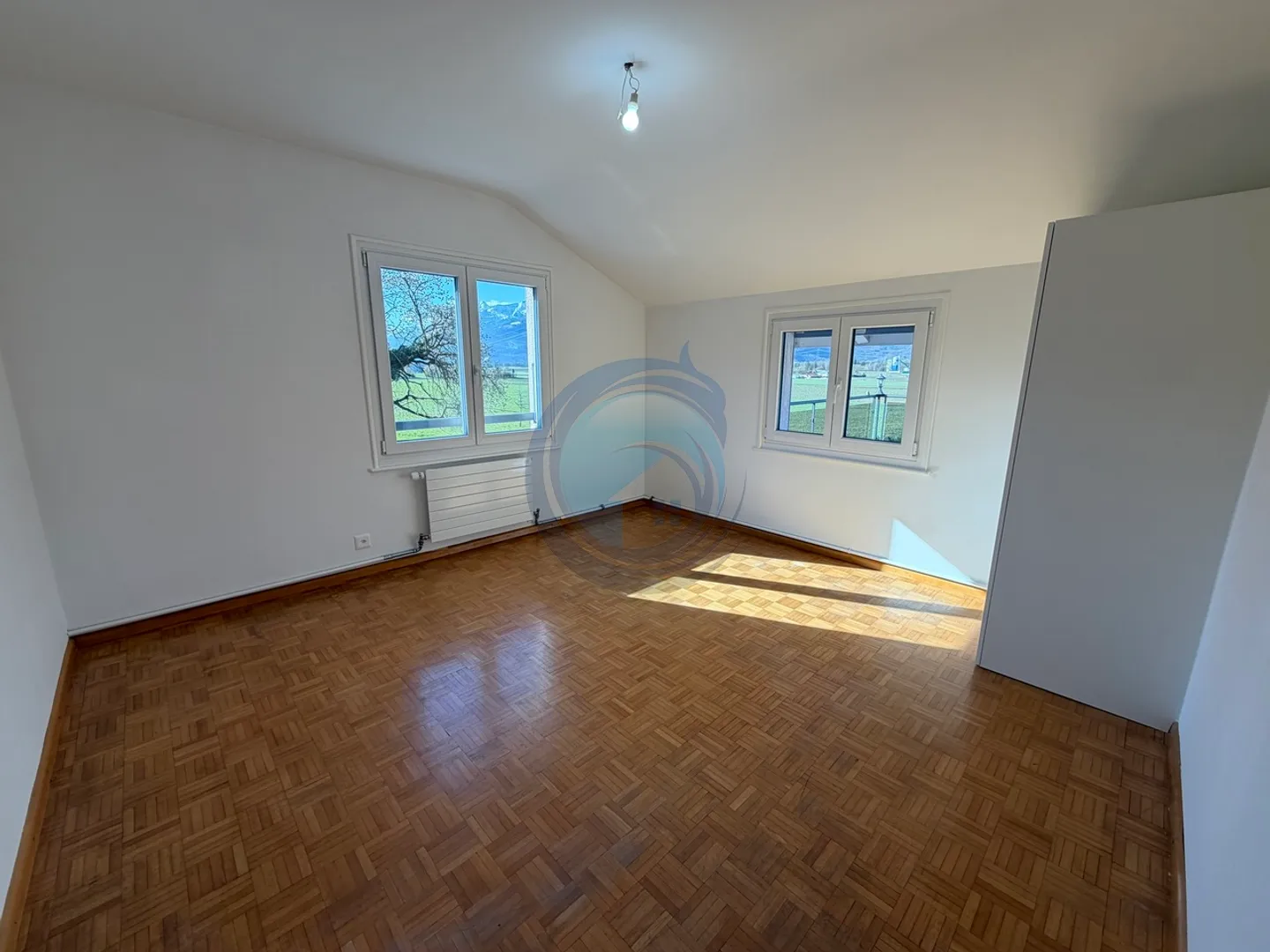 BEAUTIFUL 4.5-ROOM APARTMENT WITH FIREPLACE AND SPACIOUS TERRACE - Photo 8 of 20