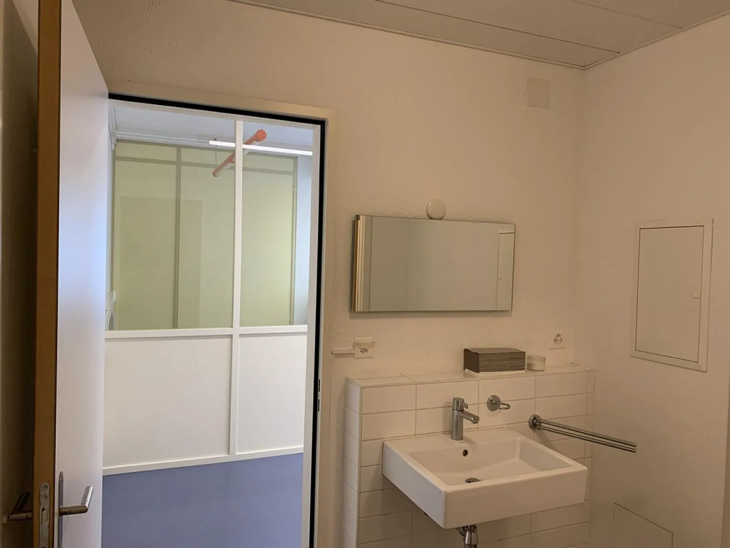 Die Tour-de-Peilz, im Gebäude, das die Post beherbergt - Büros im Erdgeschoss - Foto 4 von 12