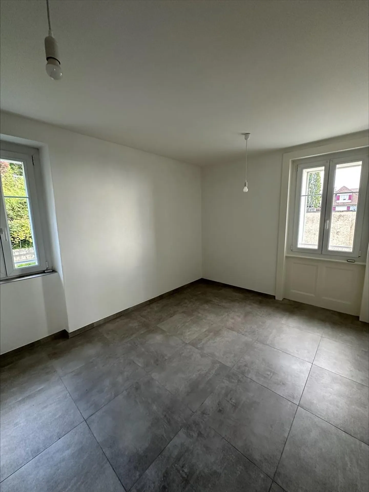 Magnificent apartment with balcony and lake view, ideally located - Photo 6 of 10