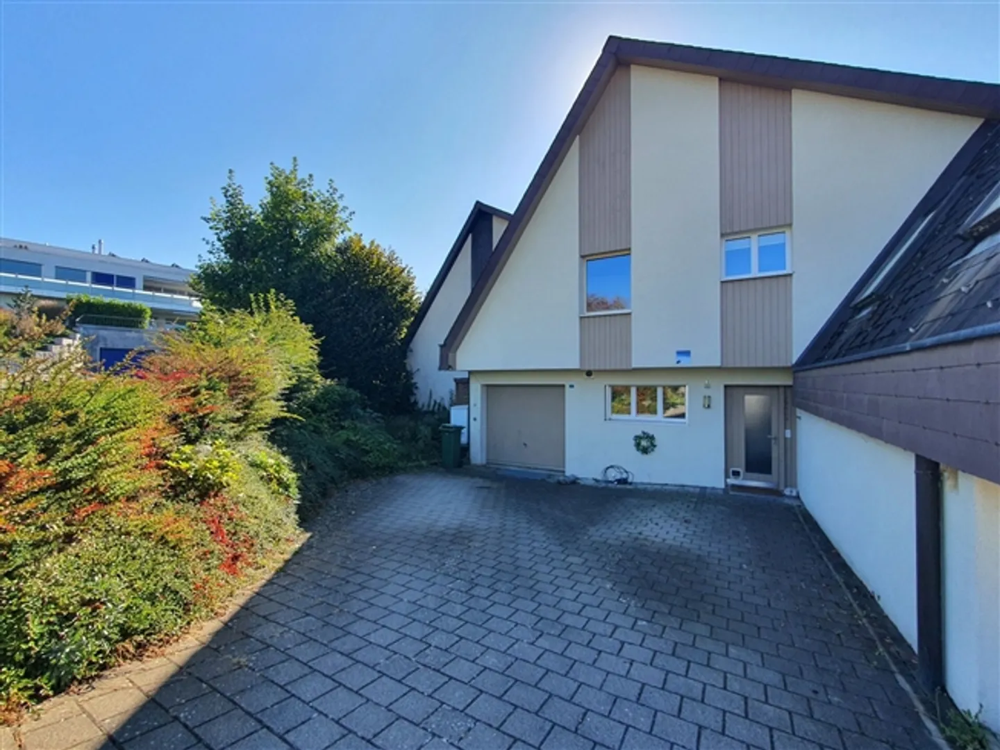 Miracle d'espace avec vue dans un emplacement en pente recherché - Photo 5 sur 11