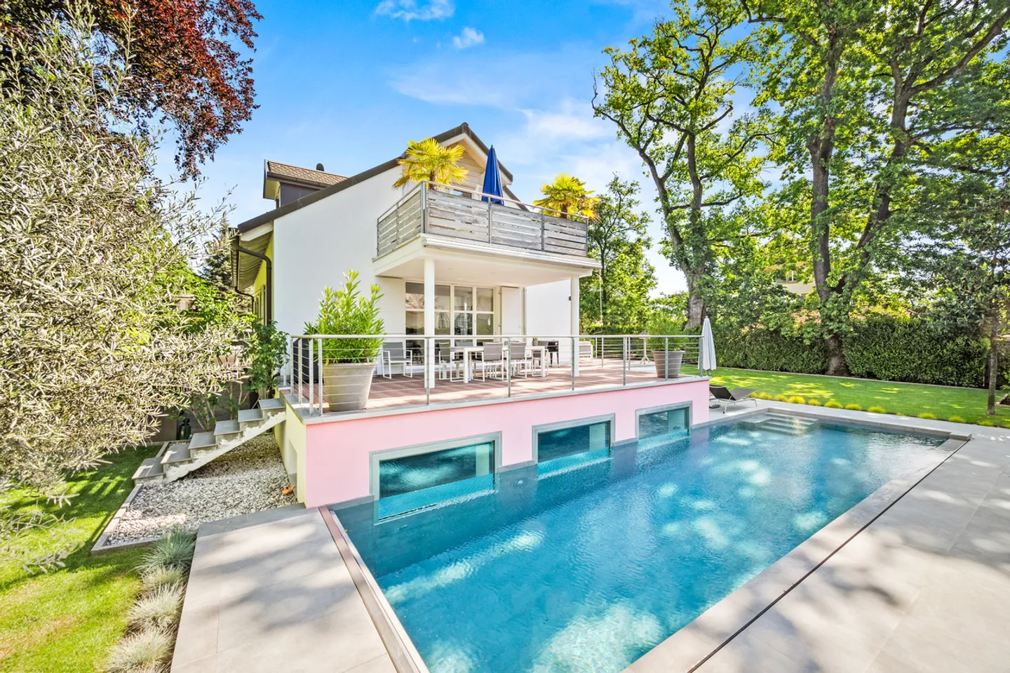 Beautiful family home with pool in the heart of Chêne-Bougeries - Photo 2 of 13