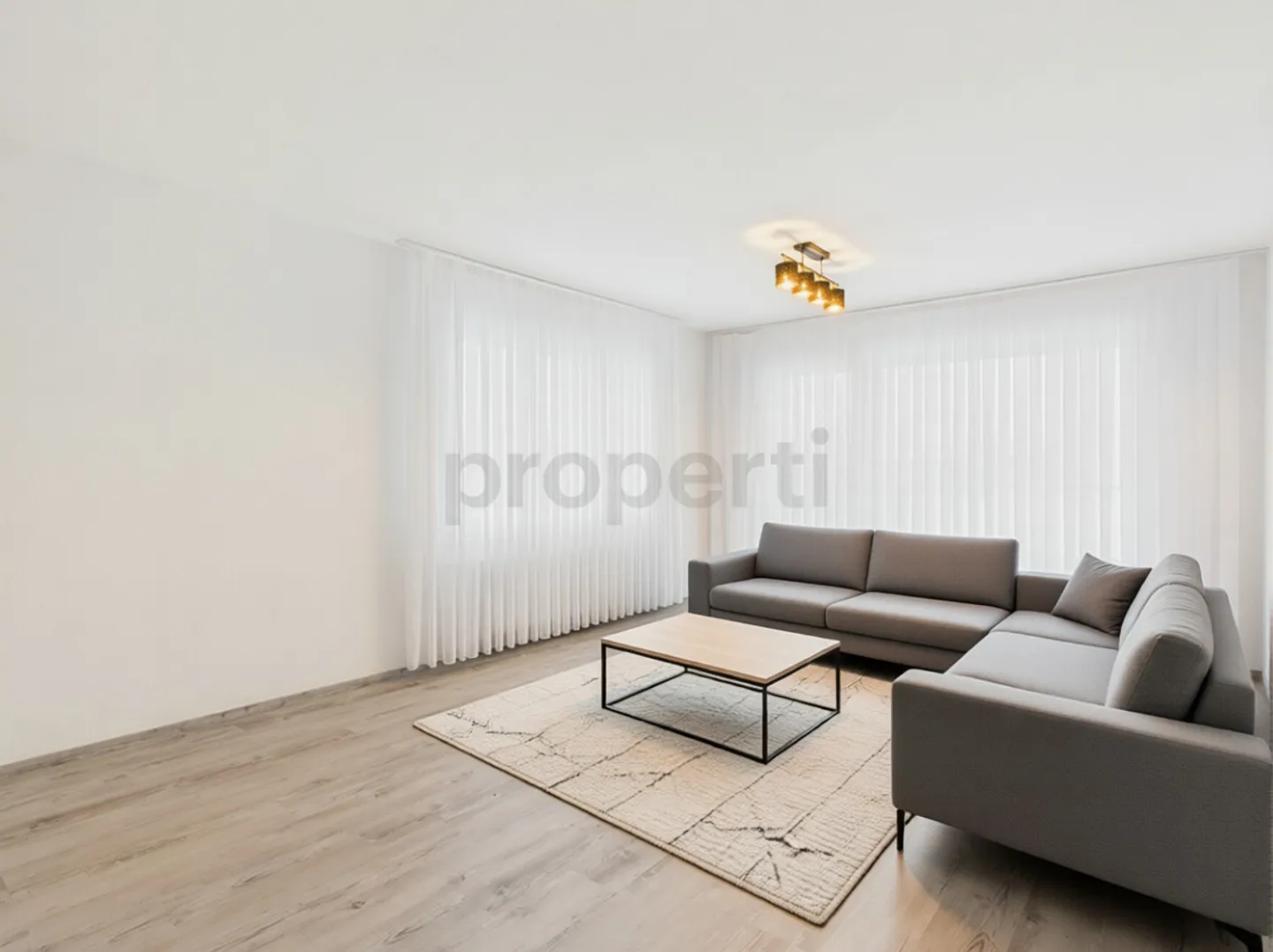 «Grosszügige 5.5-Zimmer Wohnung mit Balkon in Rickenbach» - Foto 1 von 13