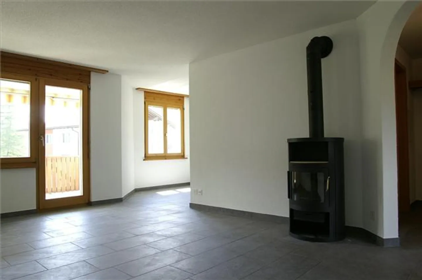 Sunny 4-room apartment - Photo 1 of 7