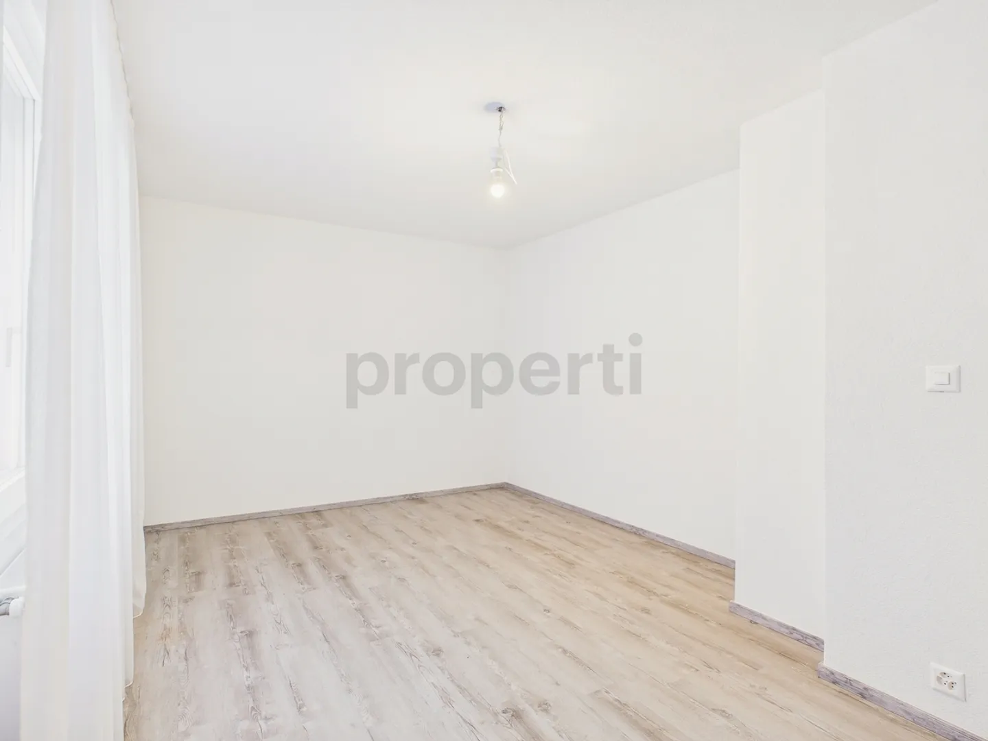 «Grosszügige 5.5-Zimmer Wohnung mit Balkon in Rickenbach» - Foto 12 von 13