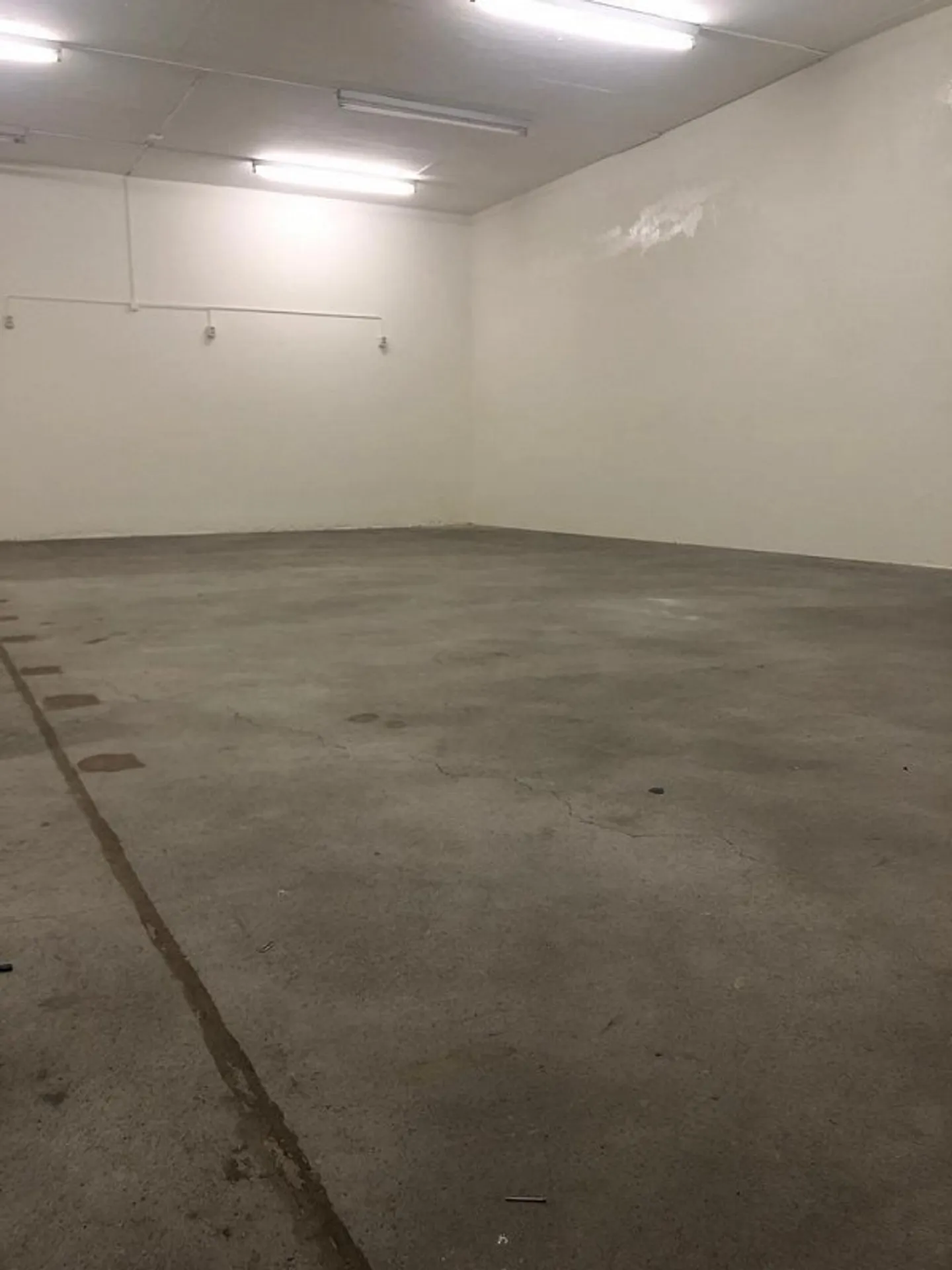 Stanza archivio in posizione centrale disponibile immediatamente - Foto 3 di 4