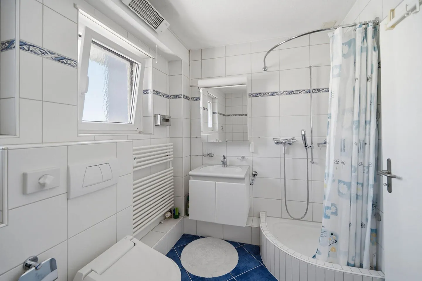 Penthouse apartment with spacious roof terrace and Lake Constance view - Photo 5 of 6