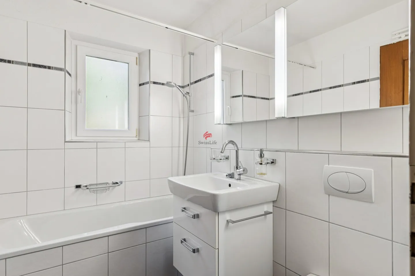 Casa di mezzo affascinante con vista mozzafiato e potenziale - Foto 8 di 10