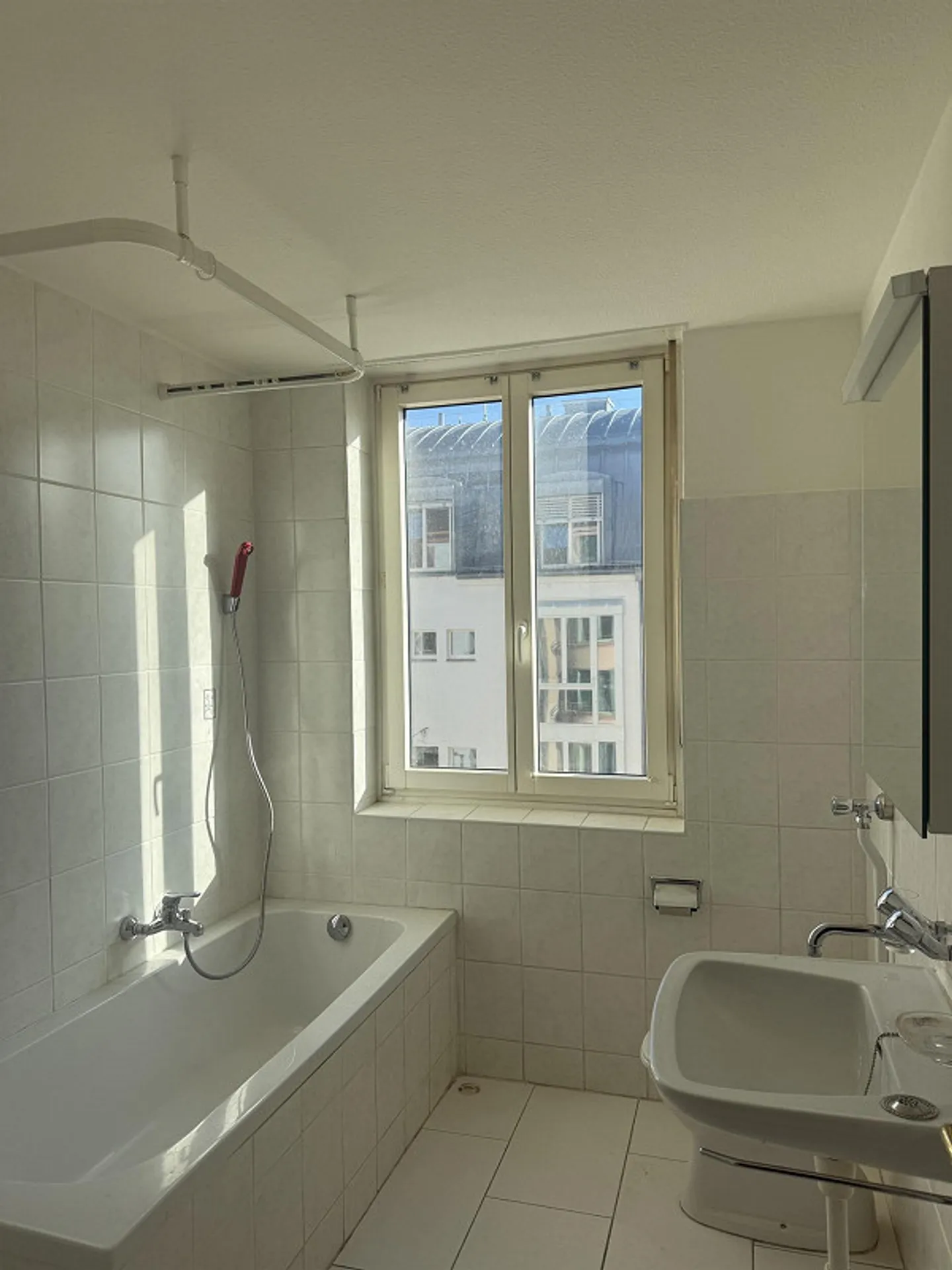 2.0 Room Apartment in Basel - Photo 6 of 8