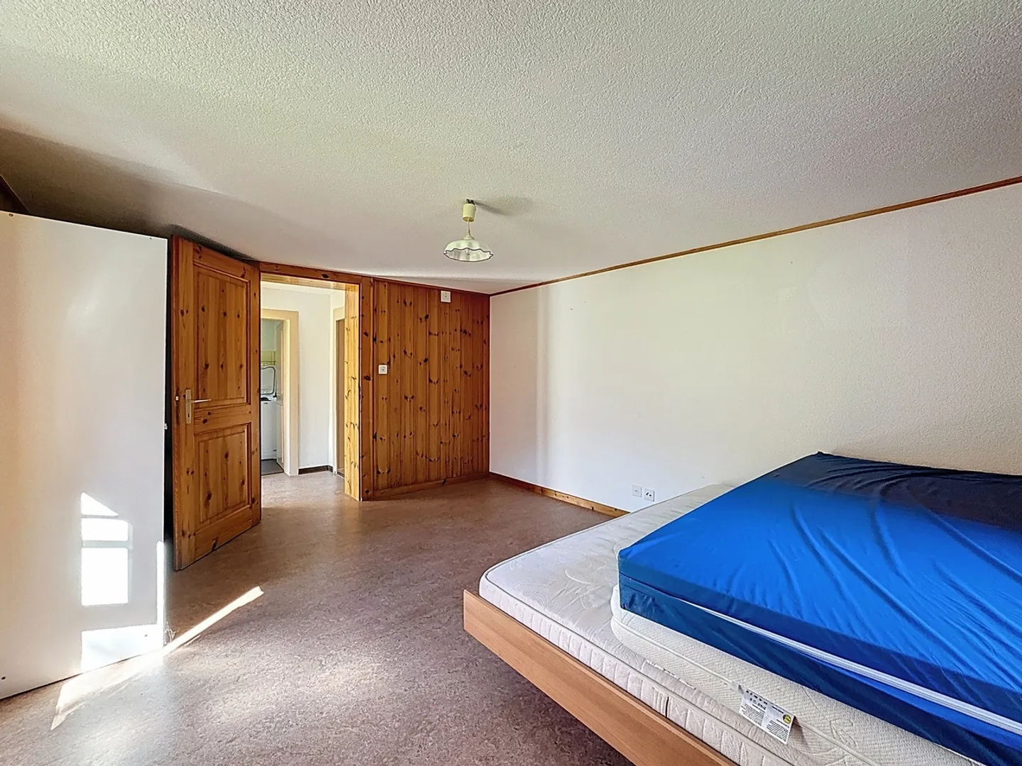 Pied-à-terre zu schaffen – Charme, Charakter und Potenzial in Versegères - Foto 7 von 13