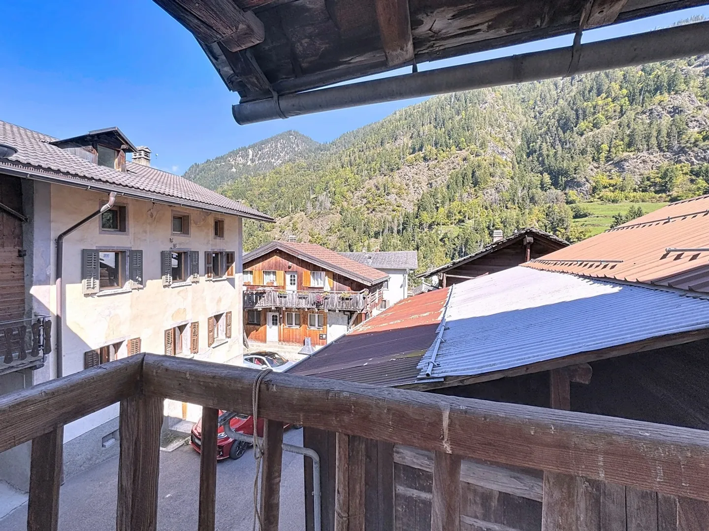 Pied-à-terre zu schaffen – Charme, Charakter und Potenzial in Versegères - Foto 10 von 13