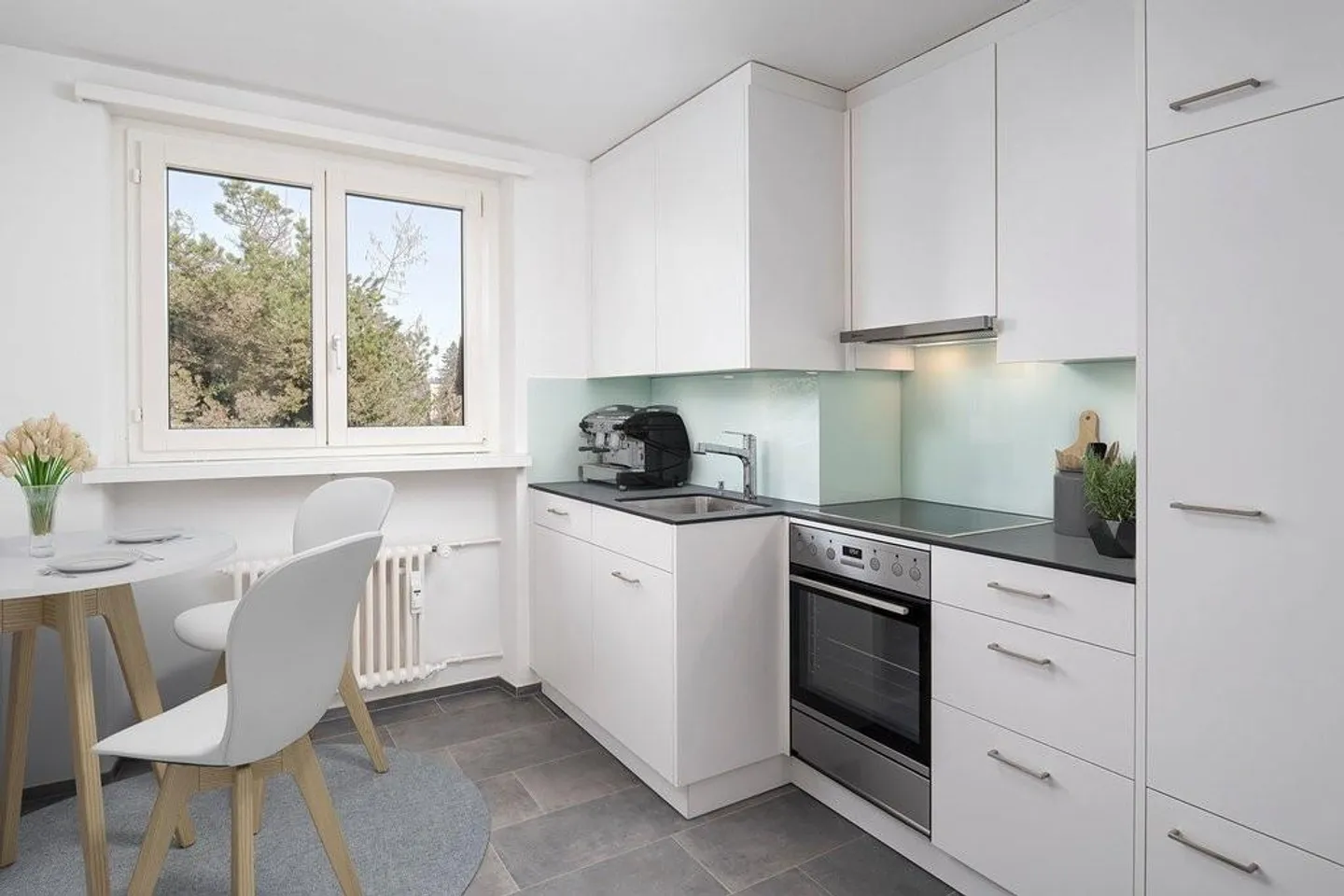 Renovated 3-room apartment near the train station - Photo 1 of 6