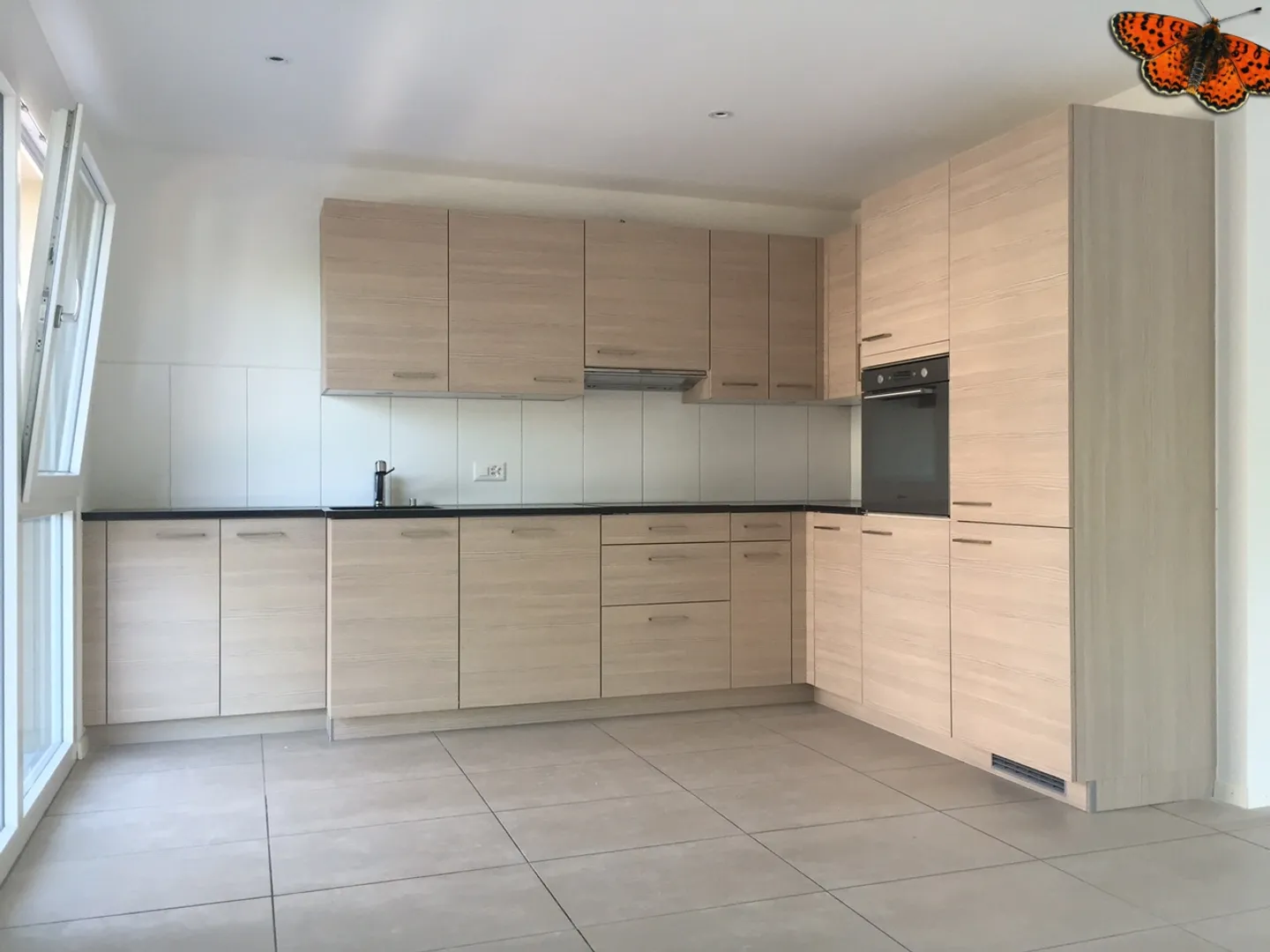 4 ½ ROOMS - Close to amenities! - Photo 3 of 11