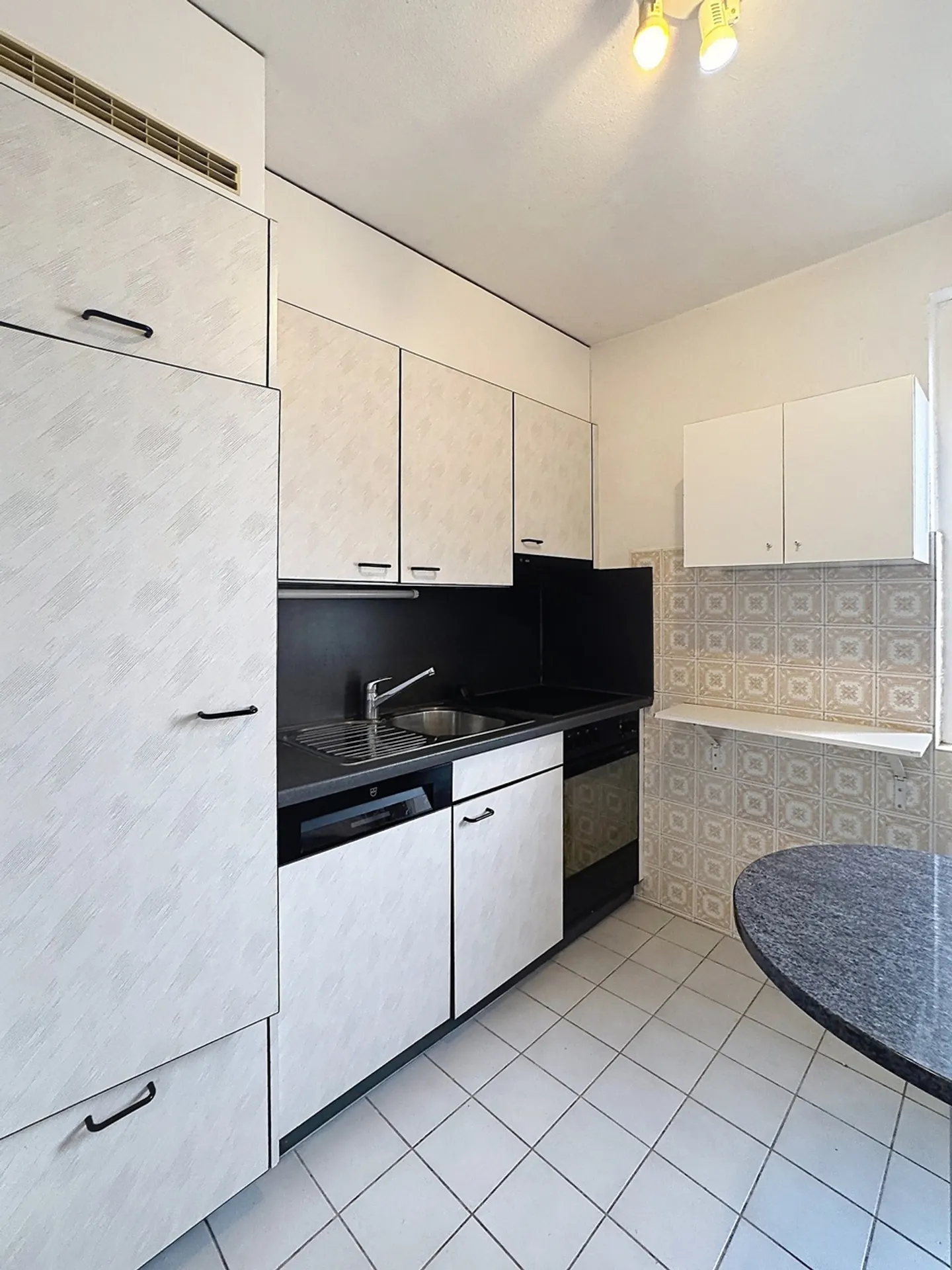 Schöne 4-Zimmer-Wohnung mit atemberaubendem, freiem Blick - Foto 8 von 15