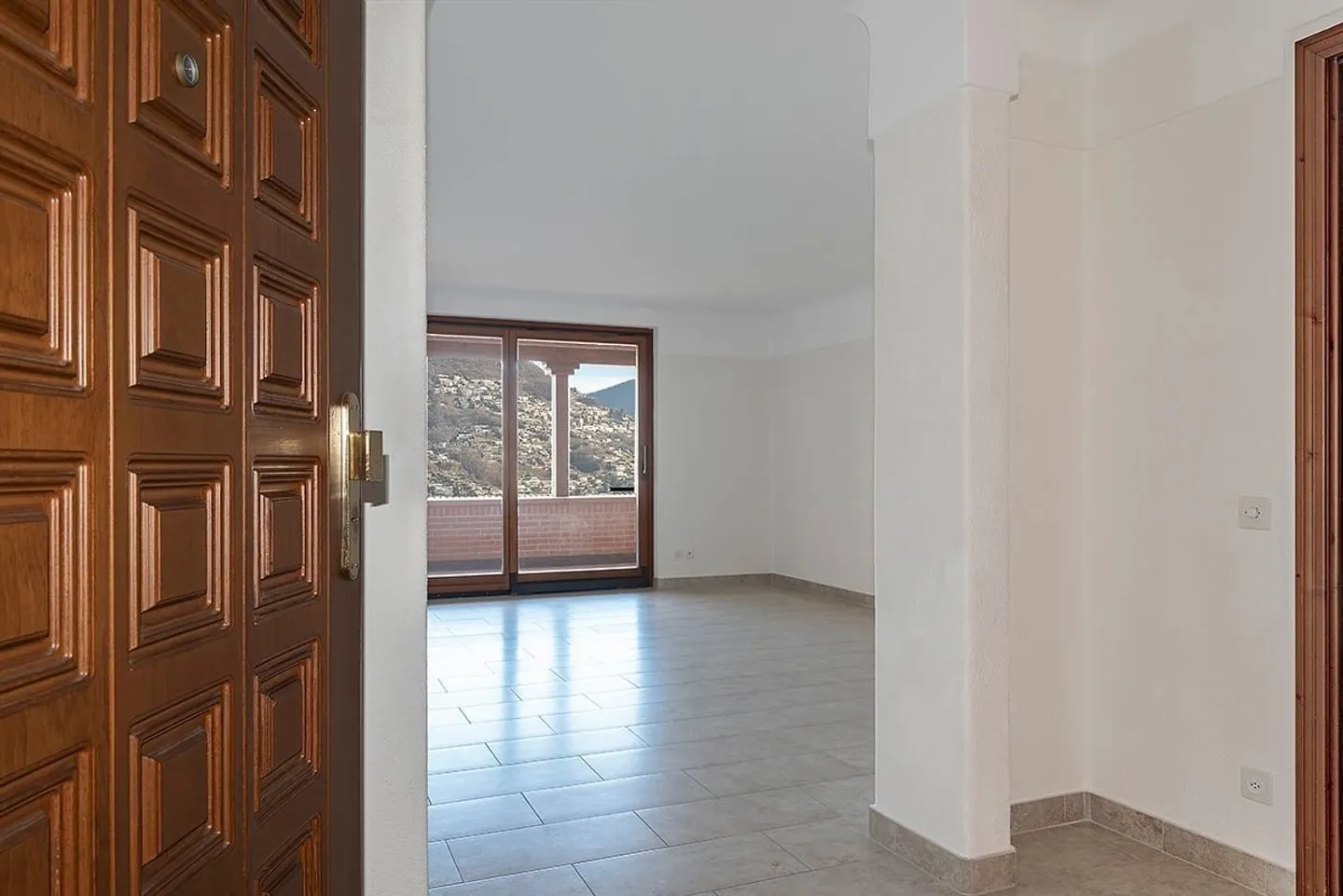 Savosa - bellissimo appartamento di 3,5 locali con piscina esterna - Foto 4 di 10