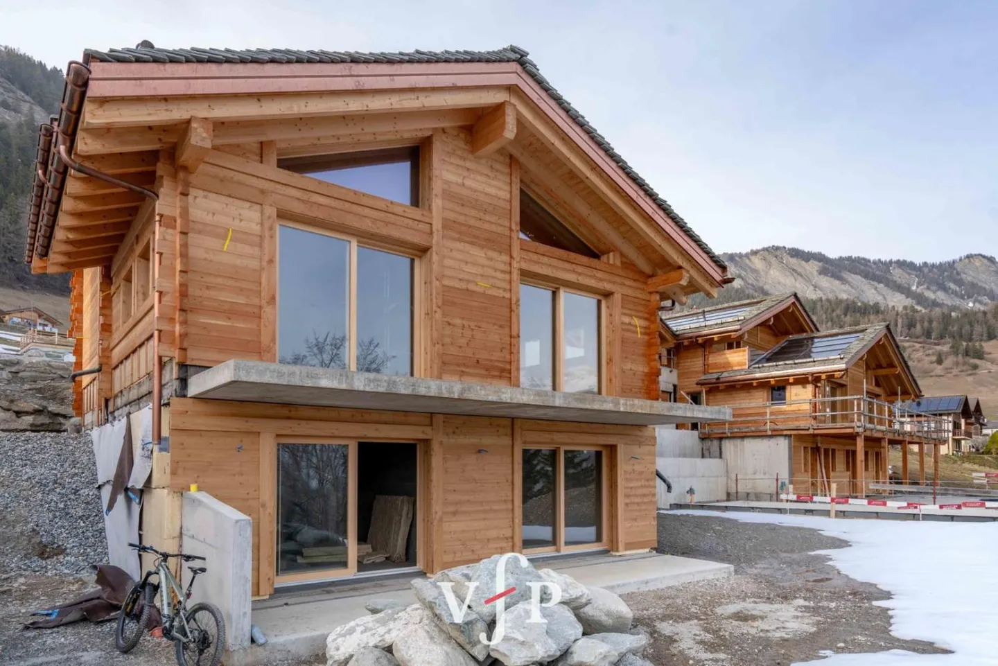 Chalet avec Vue Montagne Époustouflante - Photo 2 sur 11
