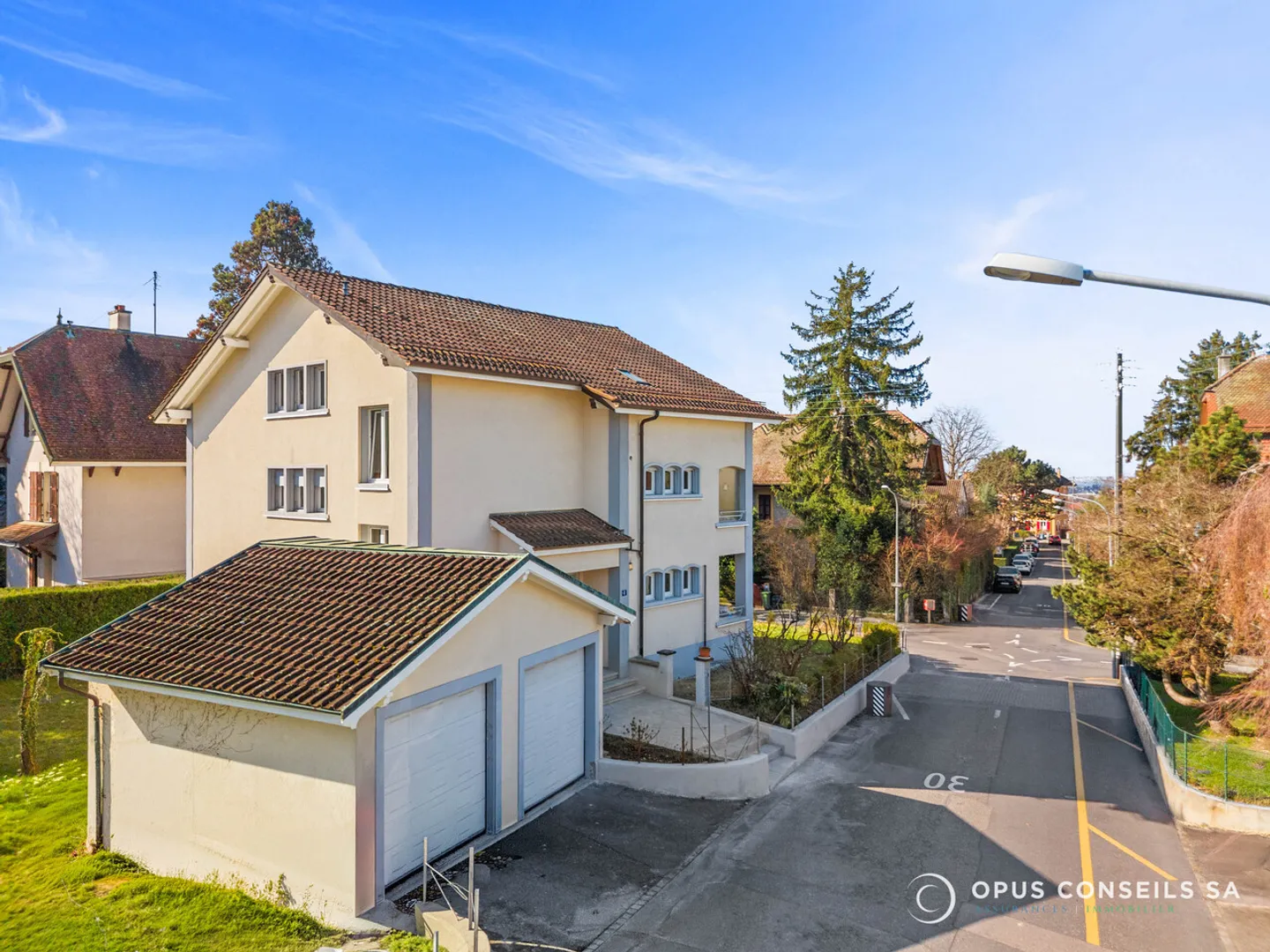 Appartement rénové charmant - Photo 2 sur 15