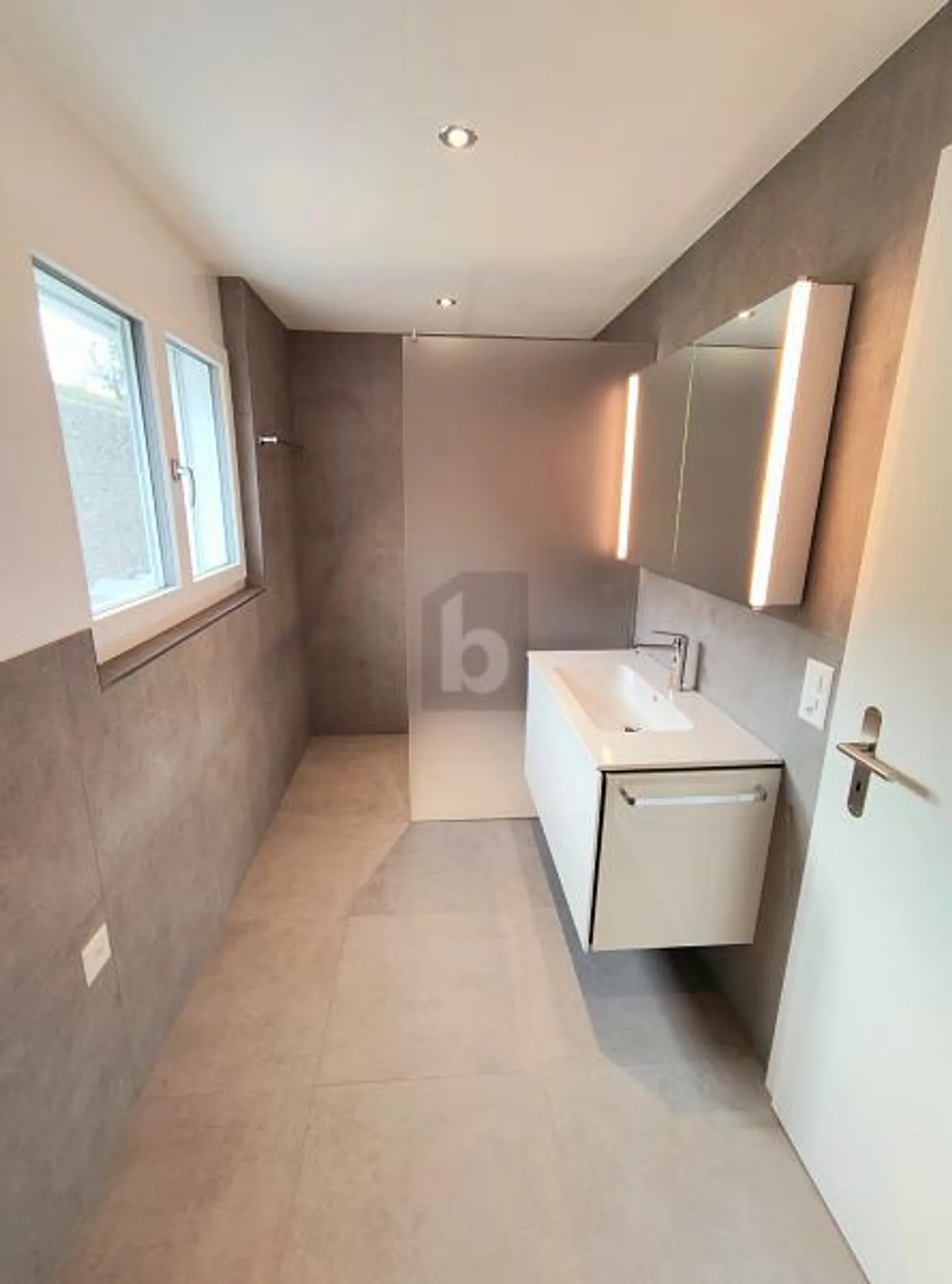 Charming and Spacious with Gallery - Photo 4 of 6