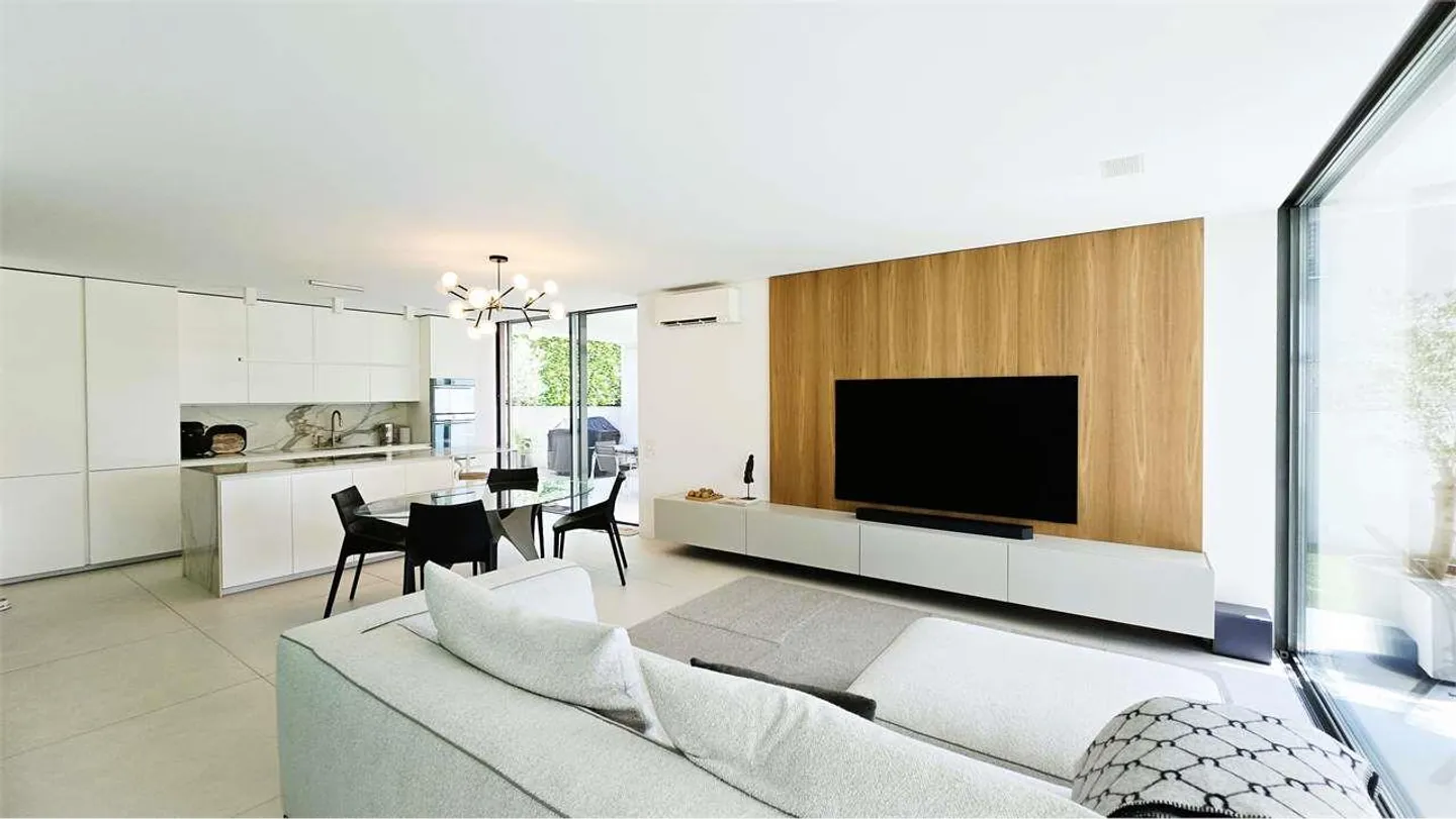 Villa contemporaine avec piscine à Villa Luganese - Photo 3 sur 13