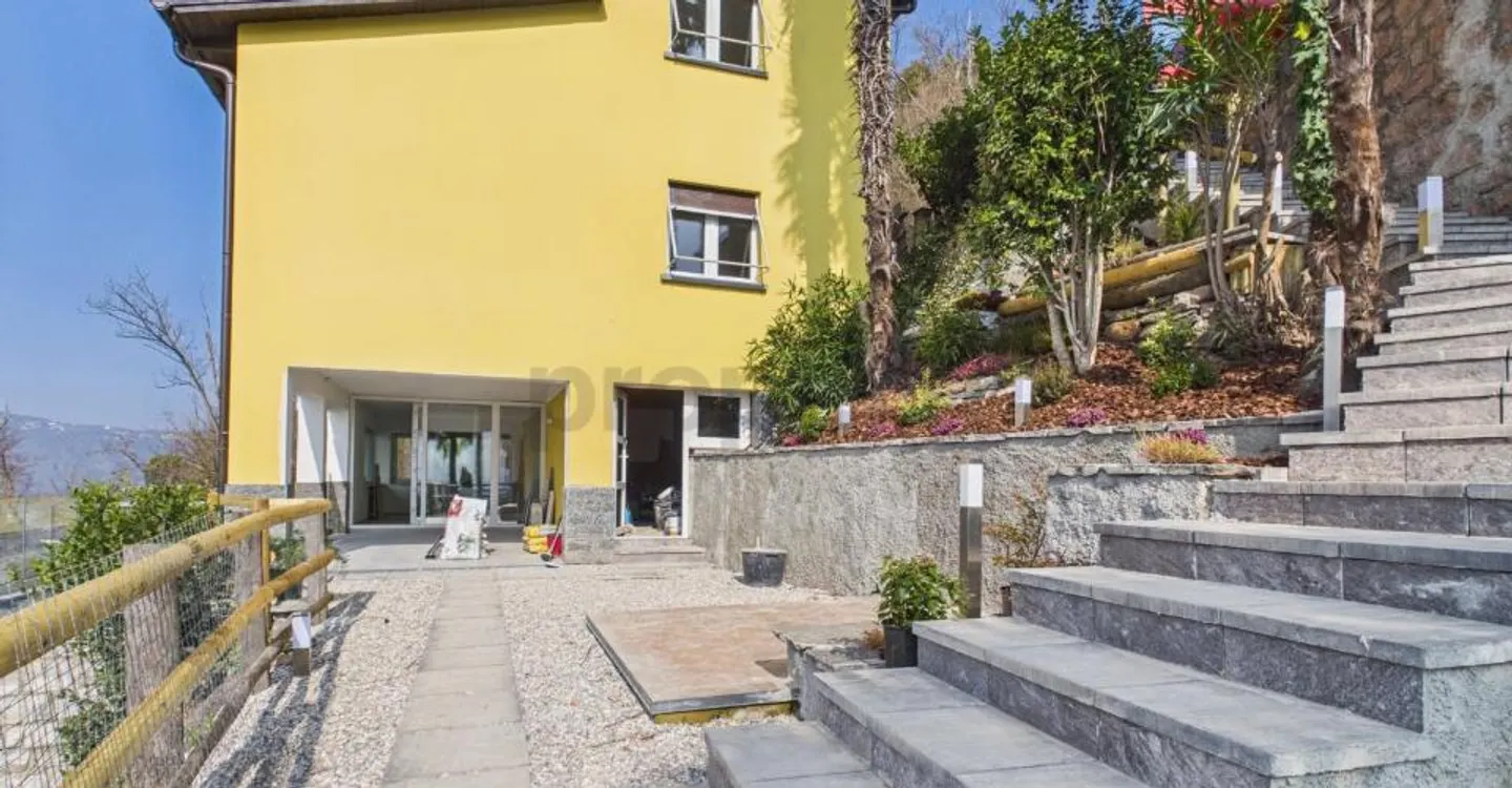 Moderne Villa mit atemberaubendem Blick - Foto 8 von 11