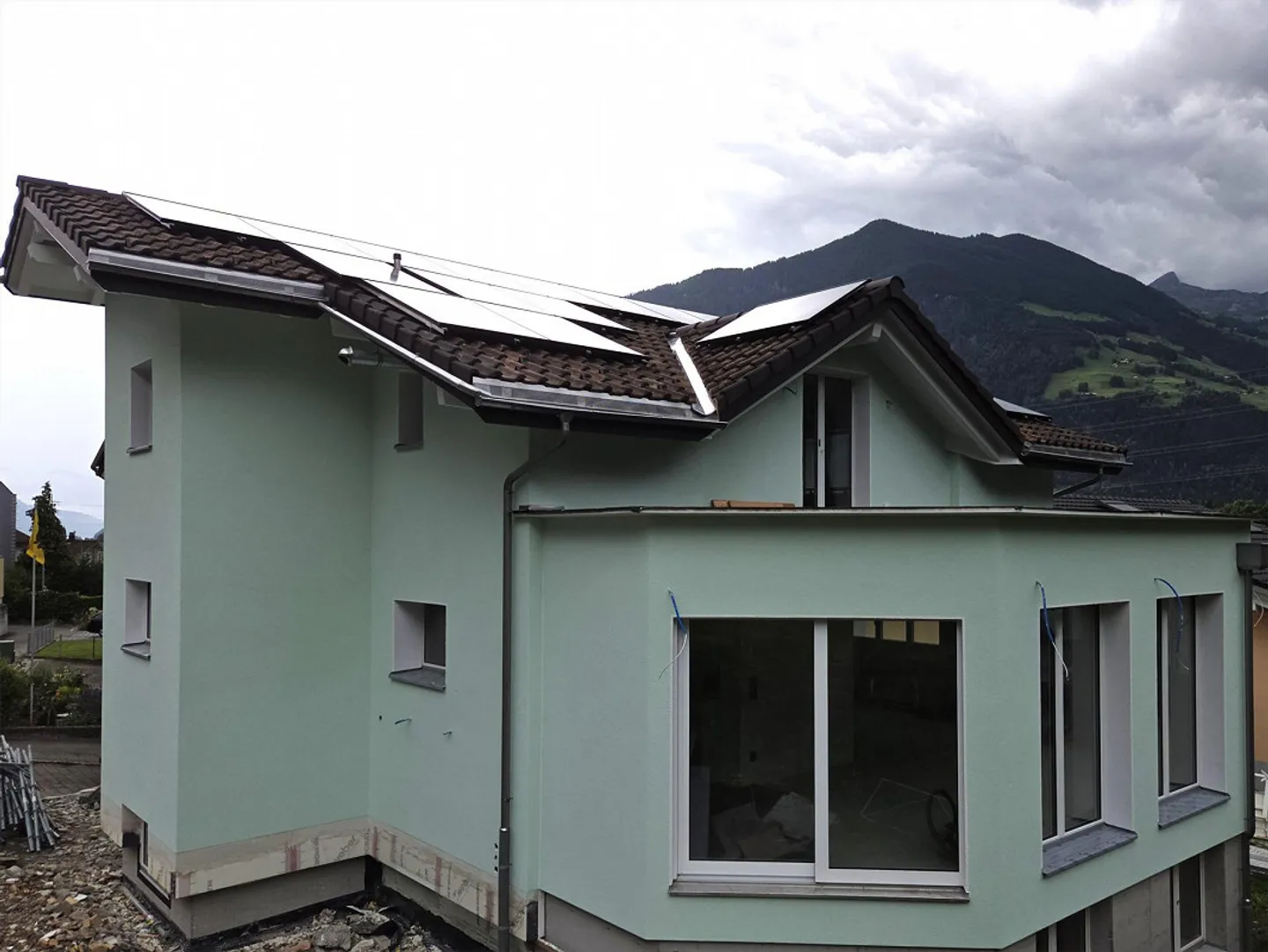 3.5 Room Attic Apartment Completely Renovated - Photo 1 of 11