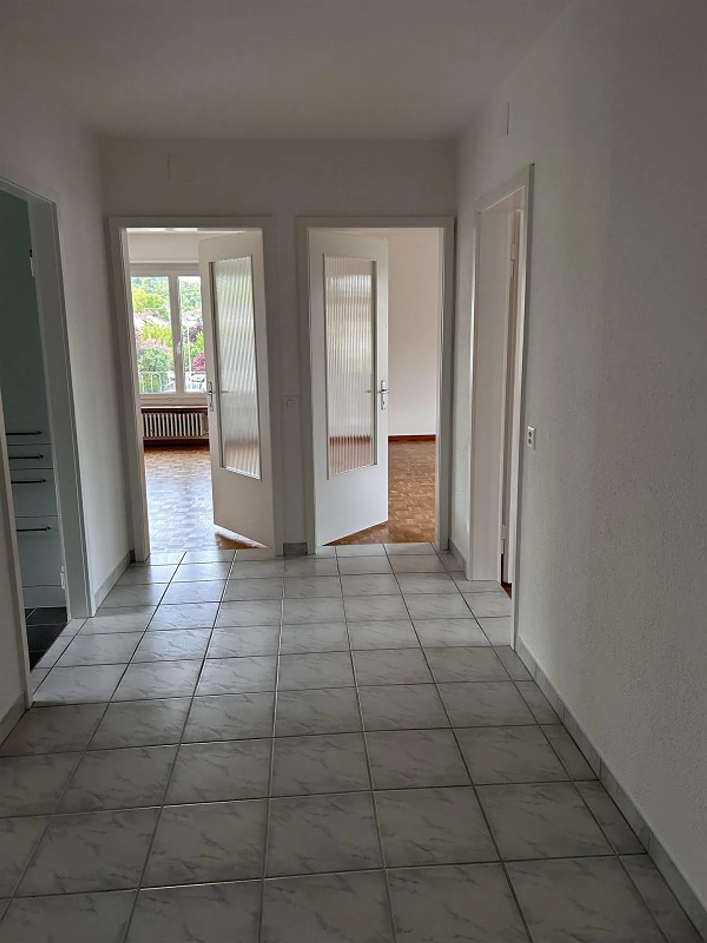 Appartement pour le confort et le bureau à domicile - Photo 3 sur 13