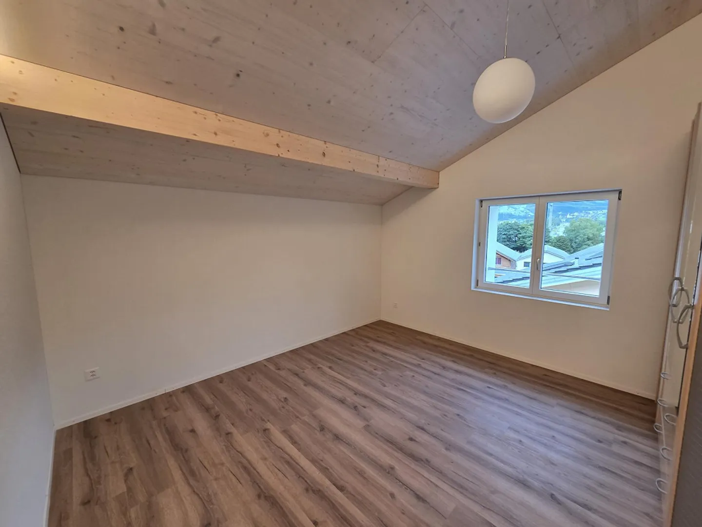 3.5 Room Attic Apartment Completely Renovated - Photo 10 of 11