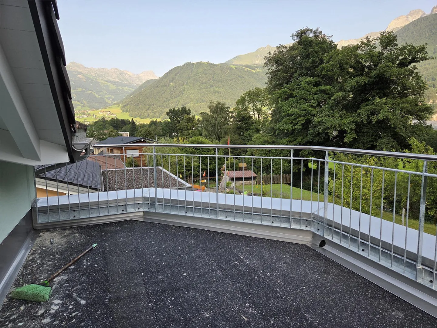 3.5 Room Attic Apartment Completely Renovated - Photo 3 of 11