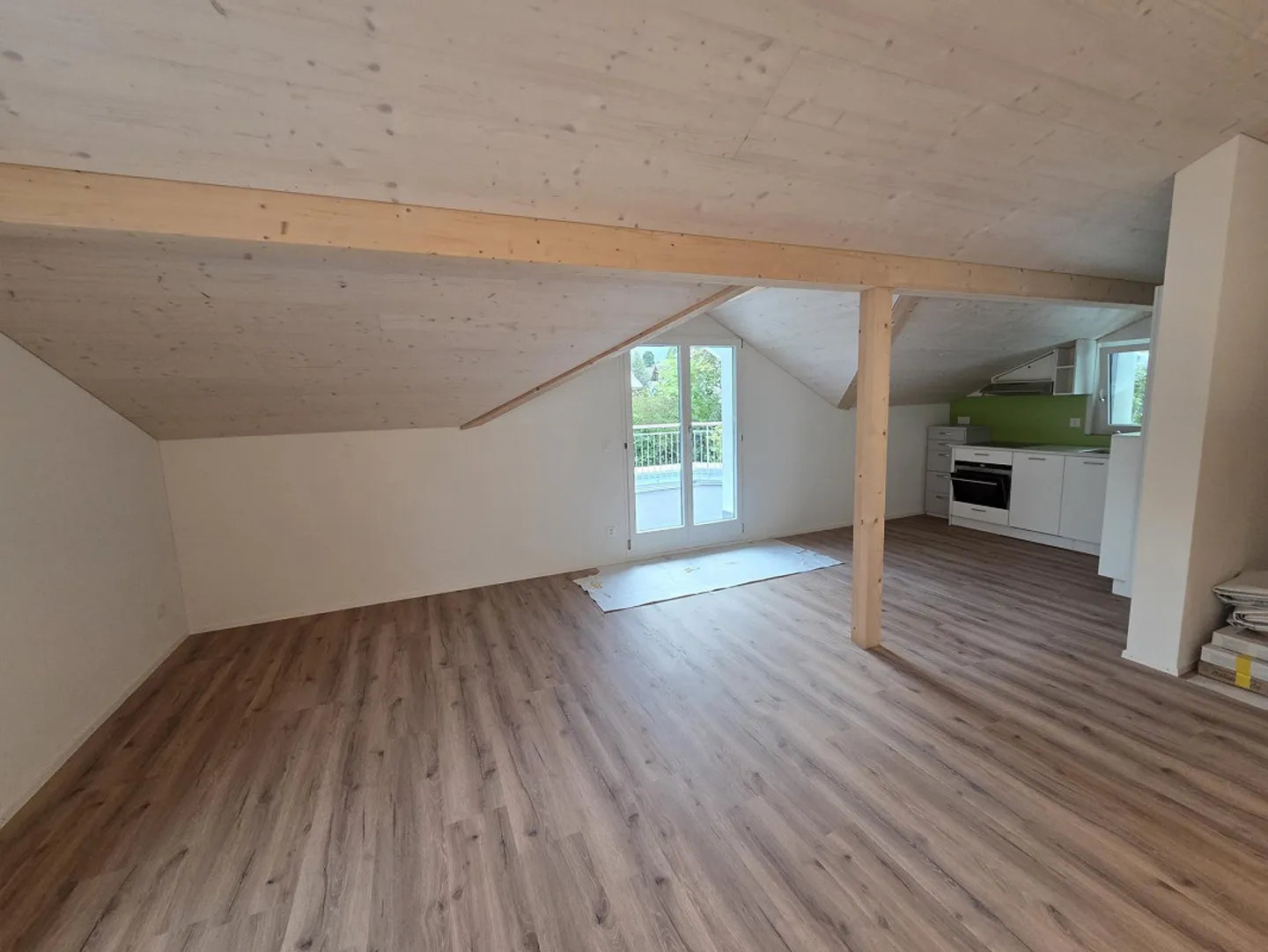 3.5 Room Attic Apartment Completely Renovated - Photo 5 of 11