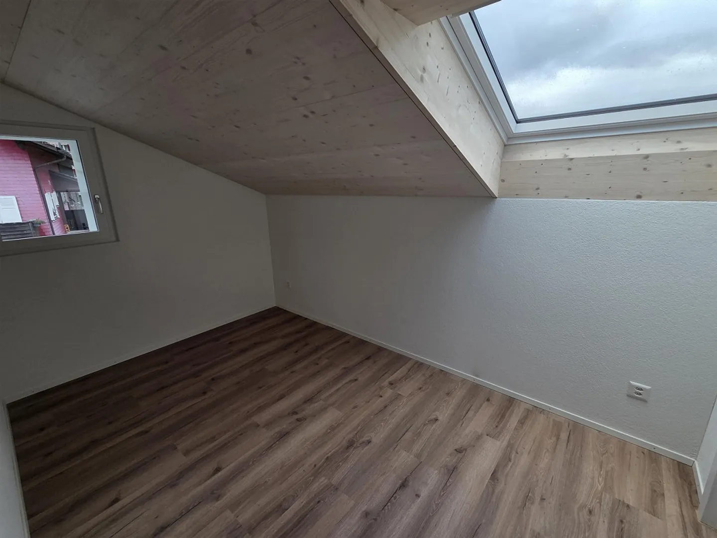 3.5 Room Attic Apartment Completely Renovated - Photo 8 of 11