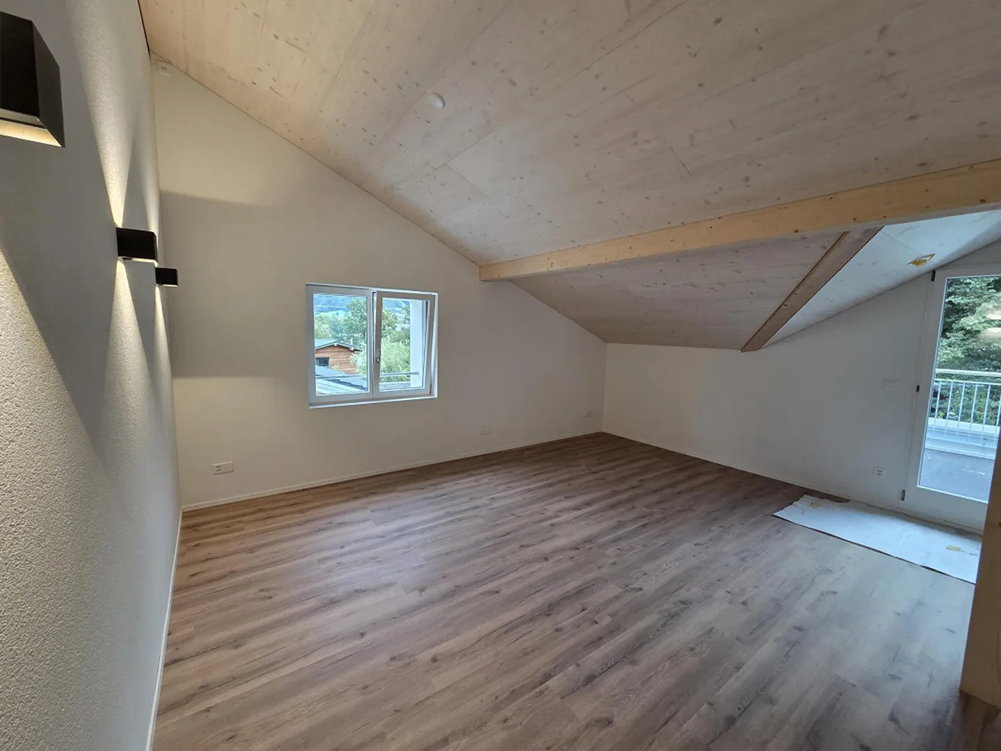3.5 Room Attic Apartment Completely Renovated - Photo 11 of 11