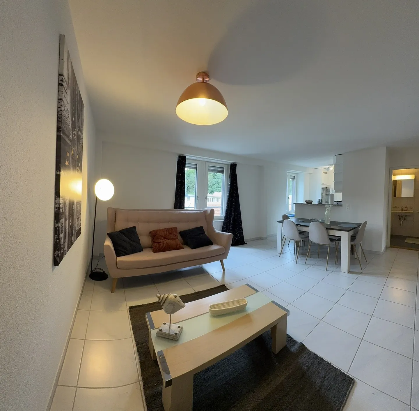 Modern 3.5-room apartment newly renovated and furnished in the heart of Zurich - Photo 6 of 13