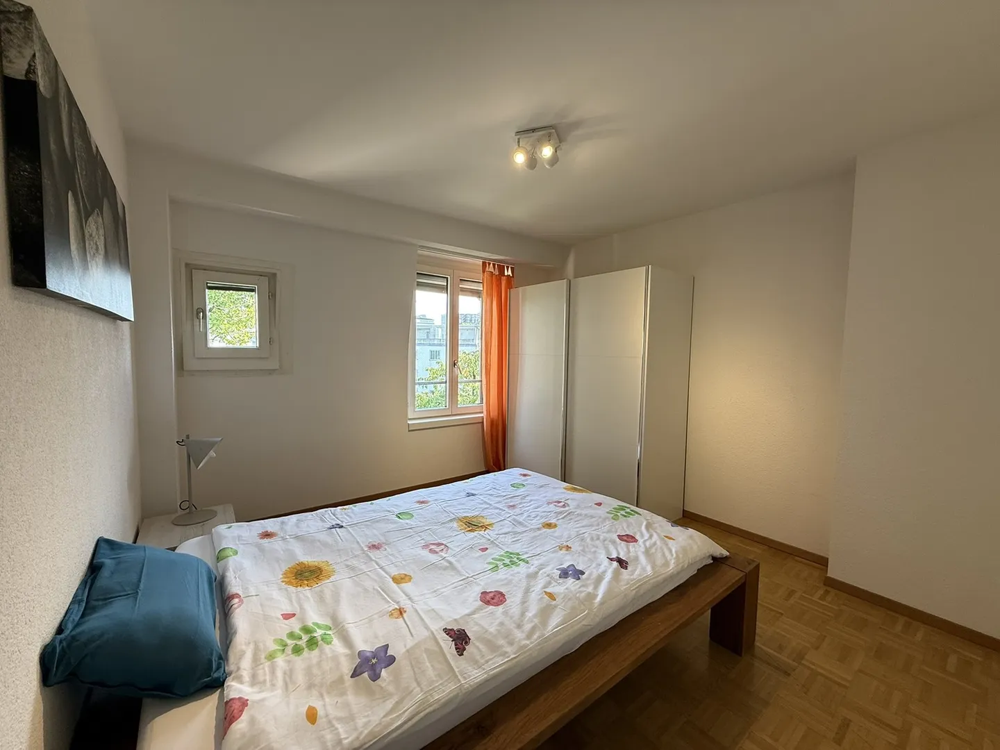 Modern 3.5-room apartment newly renovated and furnished in the heart of Zurich - Photo 9 of 13