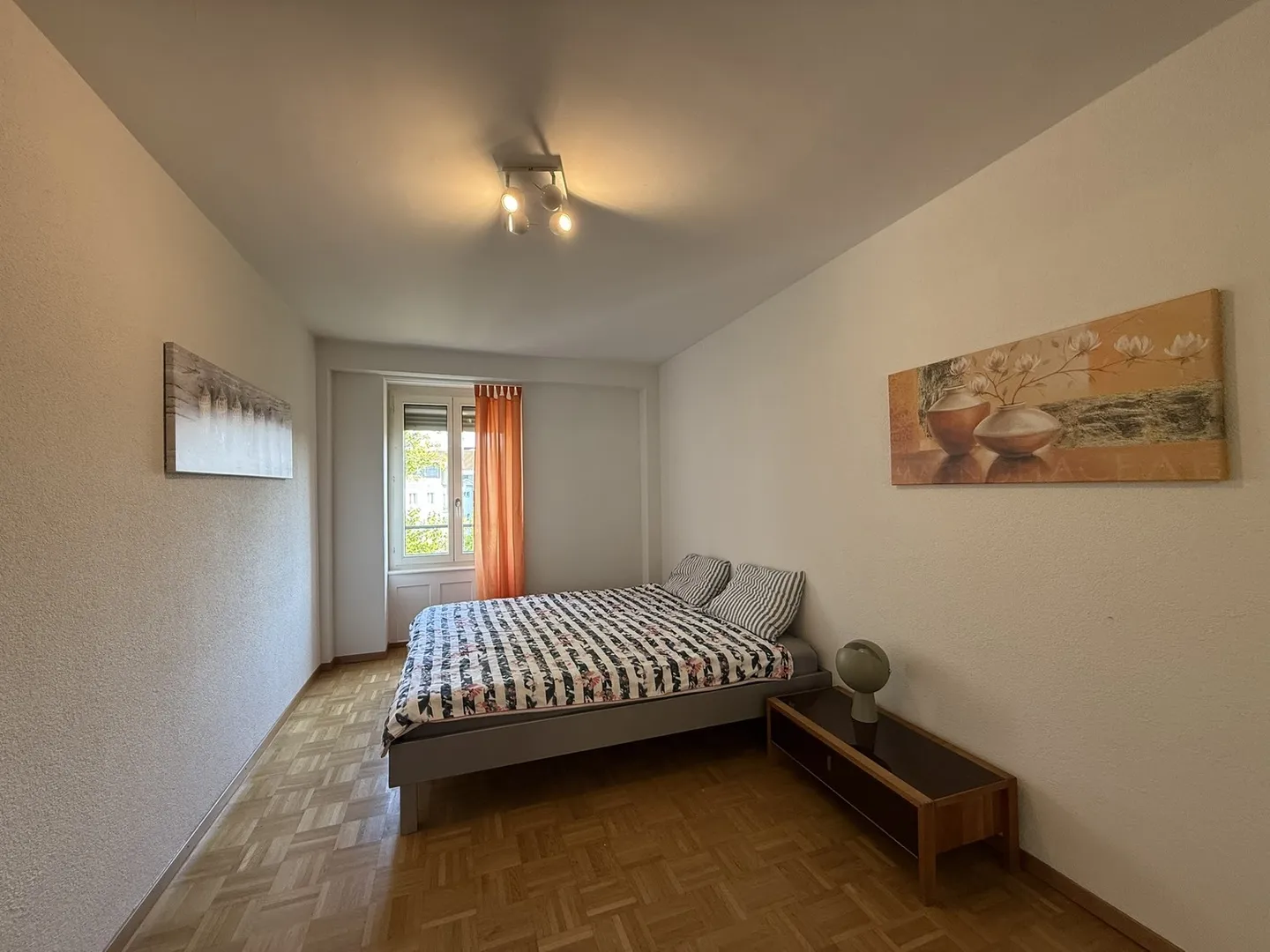 Modern 3.5-room apartment newly renovated and furnished in the heart of Zurich - Photo 10 of 13