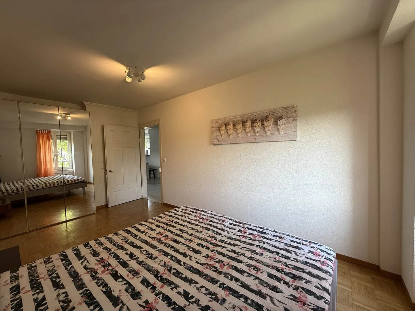 Modern 3.5-room apartment newly renovated and furnished in the heart of Zurich - Photo 12 of 13