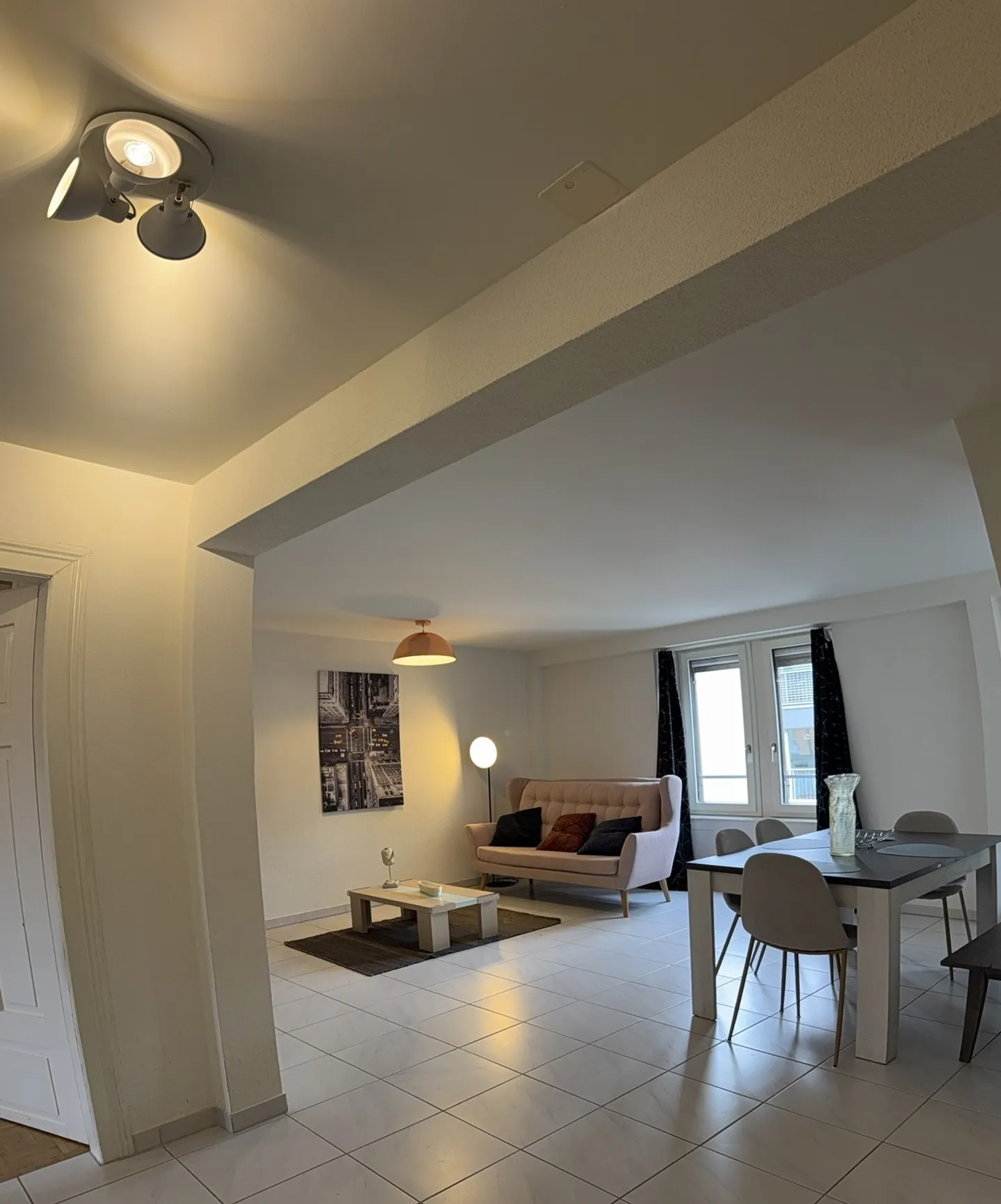 Modern 3.5-room apartment newly renovated and furnished in the heart of Zurich - Photo 13 of 13