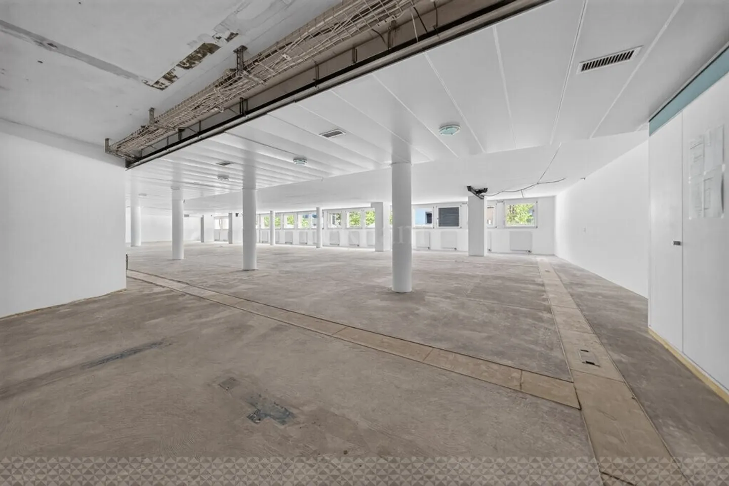 Magnificent commercial space in the center of Lausanne - Photo 5 of 9