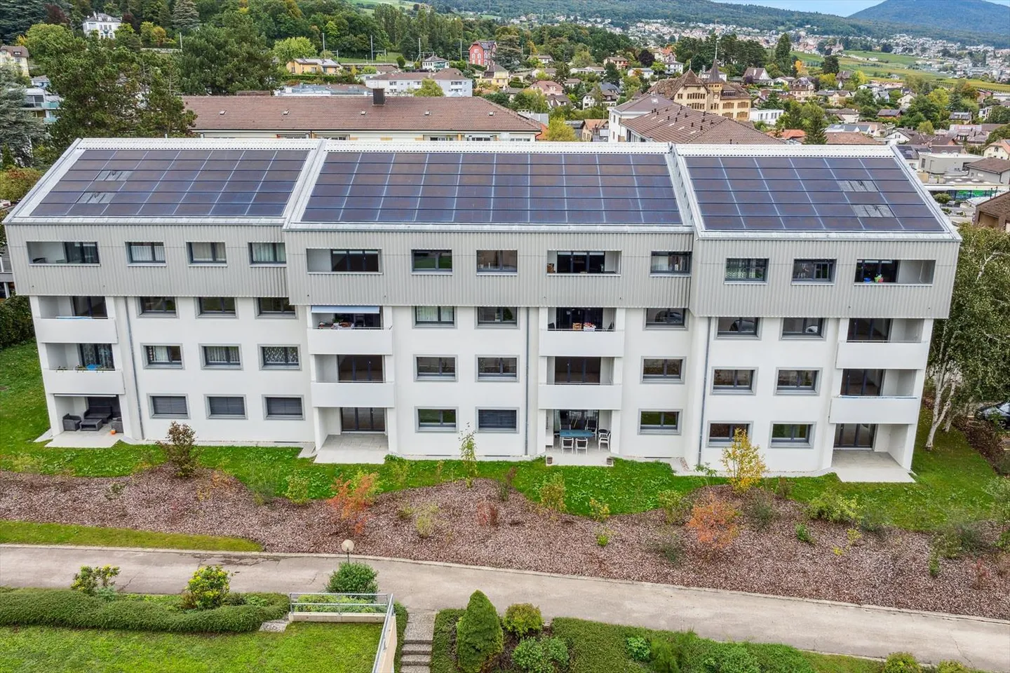 Apartment with free deposit - Photo 2 of 10