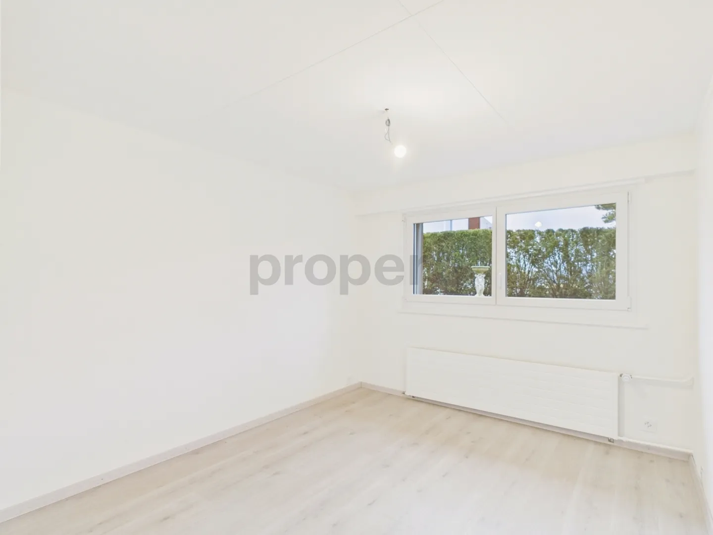 Moderne 6,5-Zimmer Reihenhaus mit Garten in La Neuveville - Foto 7 von 13