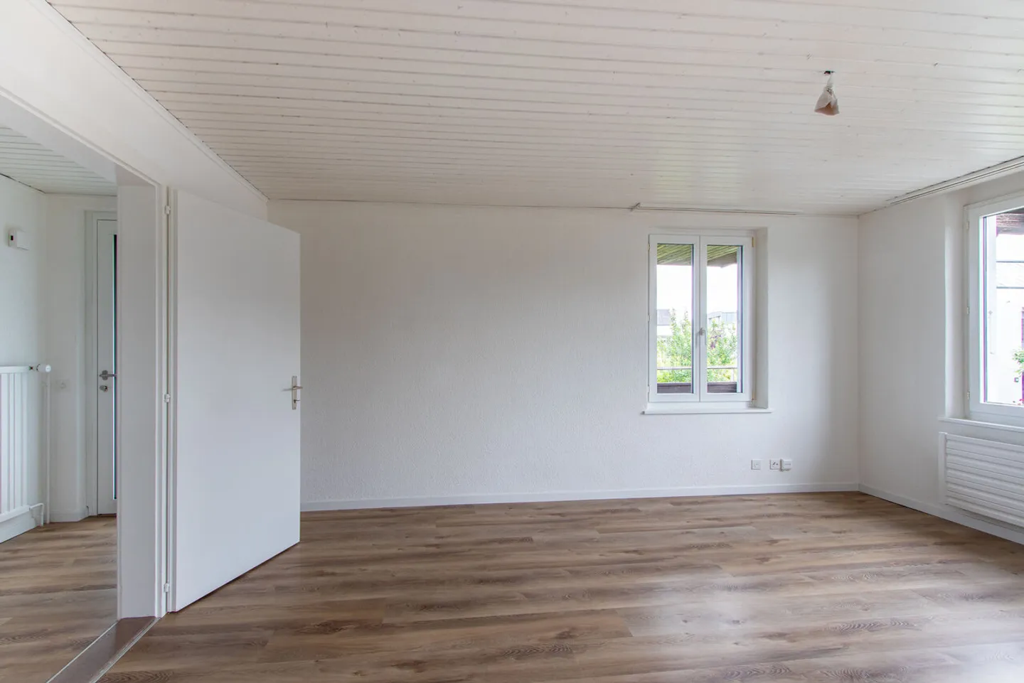 Apartment for rent - Photo 2 of 11