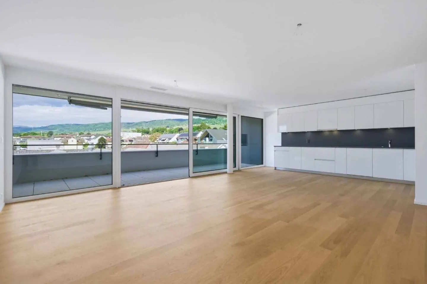 New apartment in a majestic setting - Photo 3 of 8